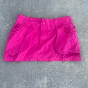 Low rise Forever 21 Y2K hot pink cargo mini skirt 2000s fashion utility preppy